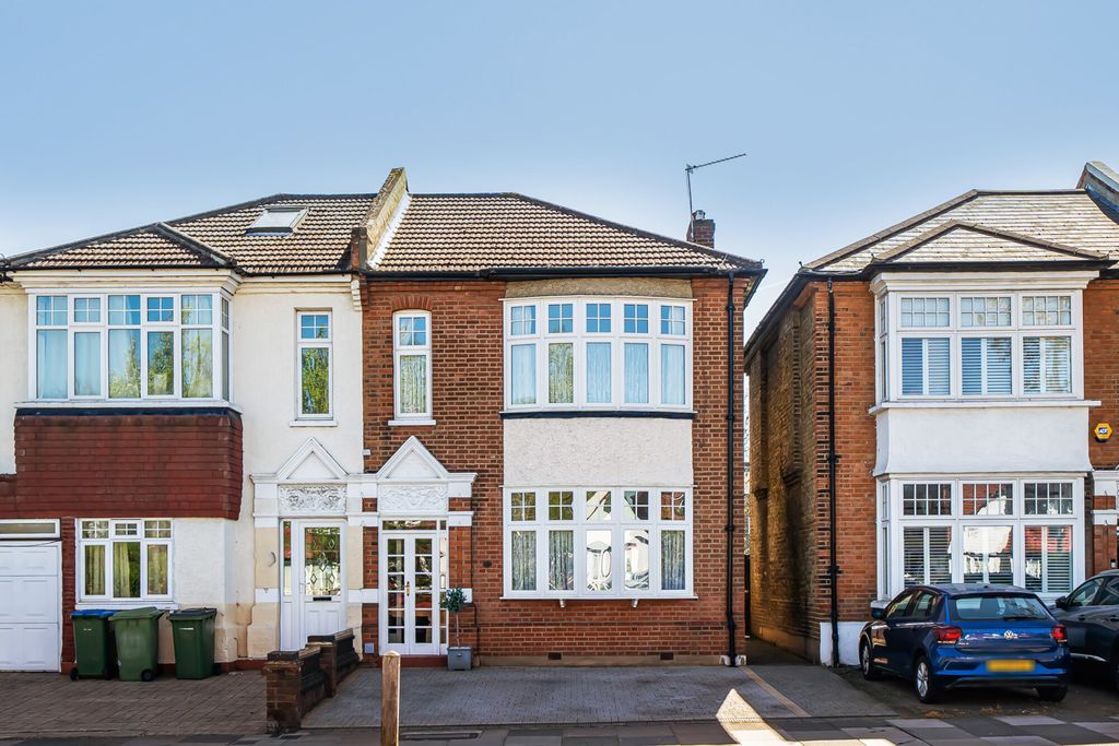 Property photo 1 of 20 External