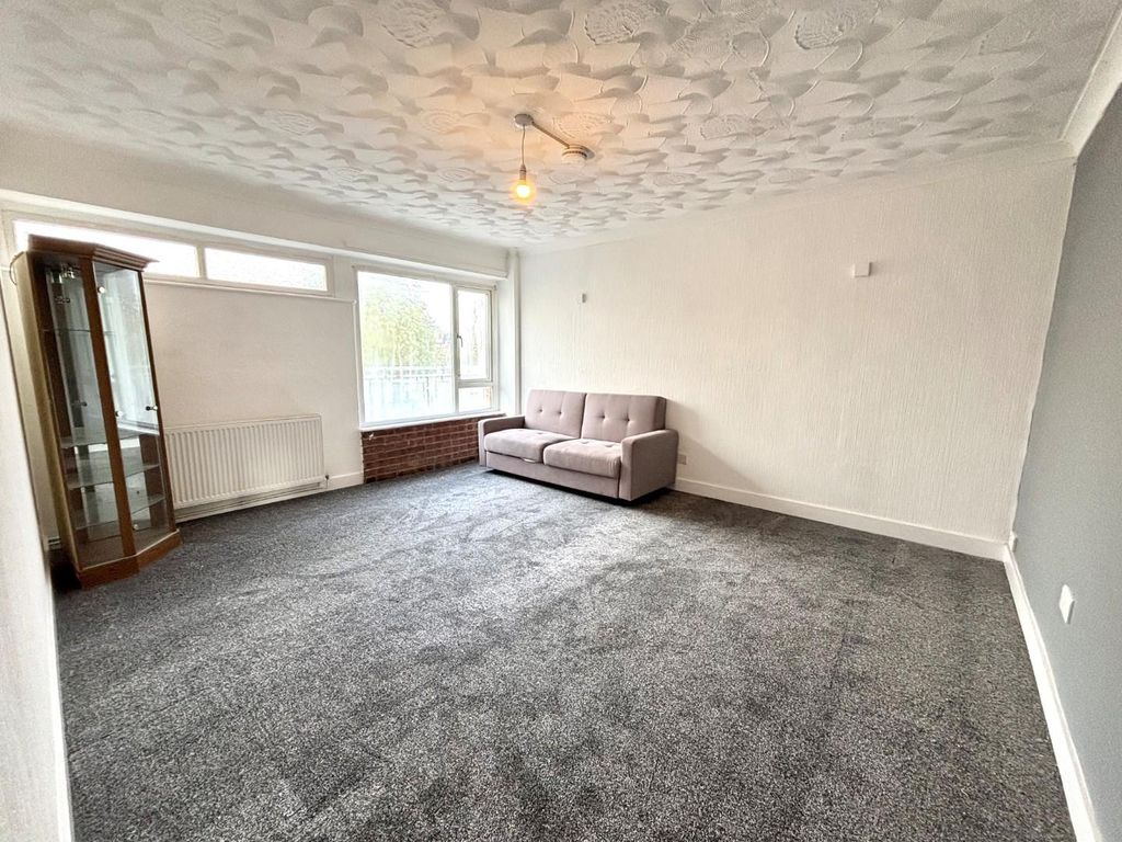 Property photo 2 of 10 Lounge