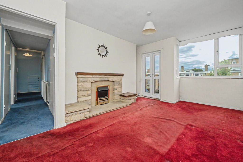 Property photo 3 of 12 32 Innes Gardens, Putney, London, Sw15 3Ab