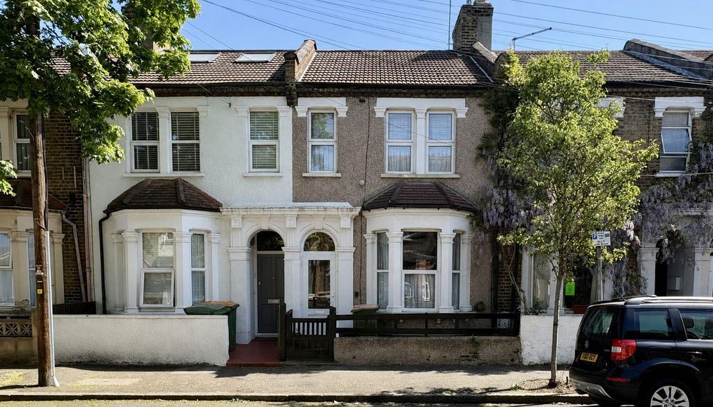 Property photo 1 of 17 Eleanor Road London, E15 House For Sale By Barrain
