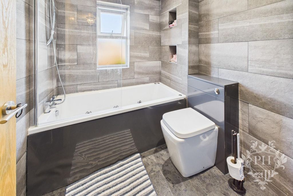 Property photo 2 of 24 Cam02002G0-Pr0167-Still010.Jpg