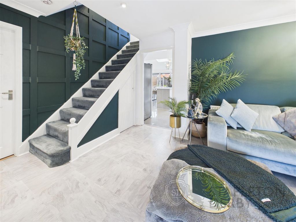 Property photo 3 of 28 Cam04709G0-Pr0311-Still004.Jpg