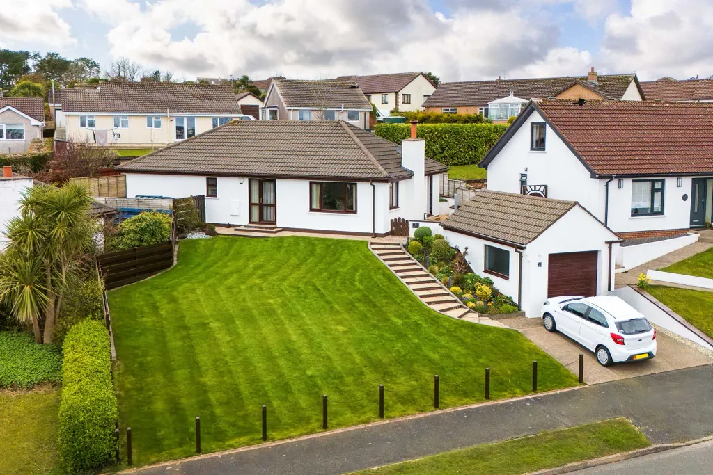 Property photo 1 of 25