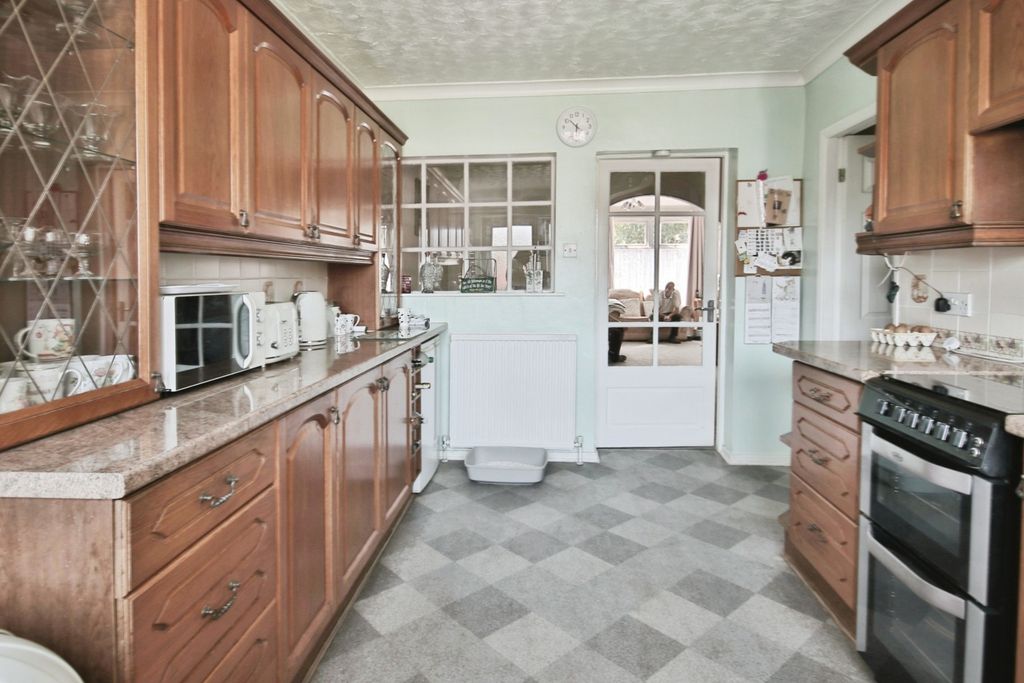 Property photo 2 of 10 4357915
