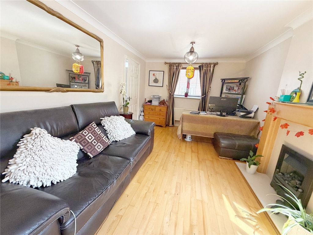 Property photo 3 of 24 Picture No. 04