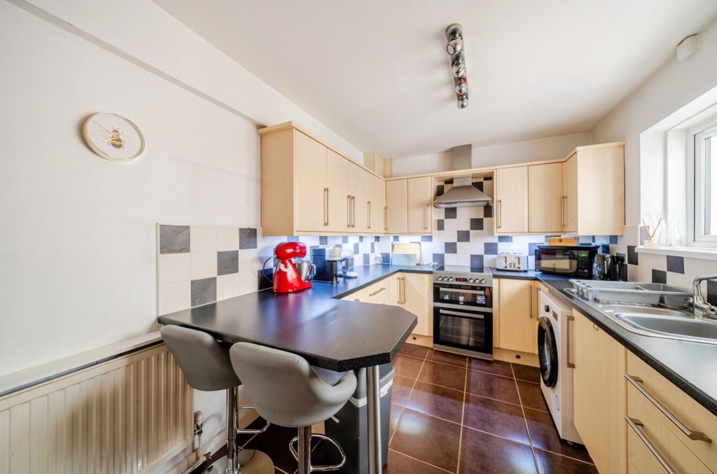 Property photo 3 of 22 1527144-10-1A0Ed79E45F37