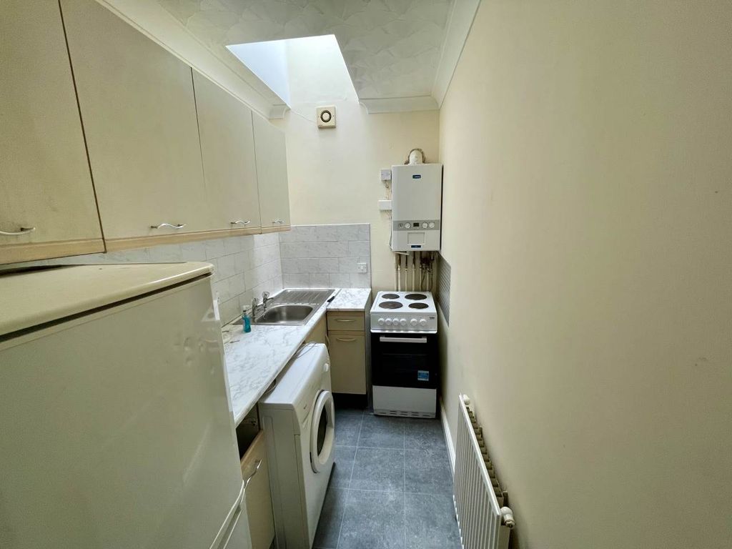 Property photo 2 of 5 Kitchen