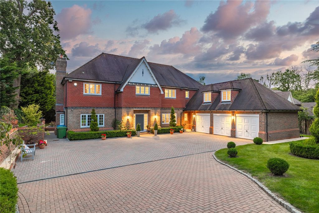 Property photo 1 of 17 Front View