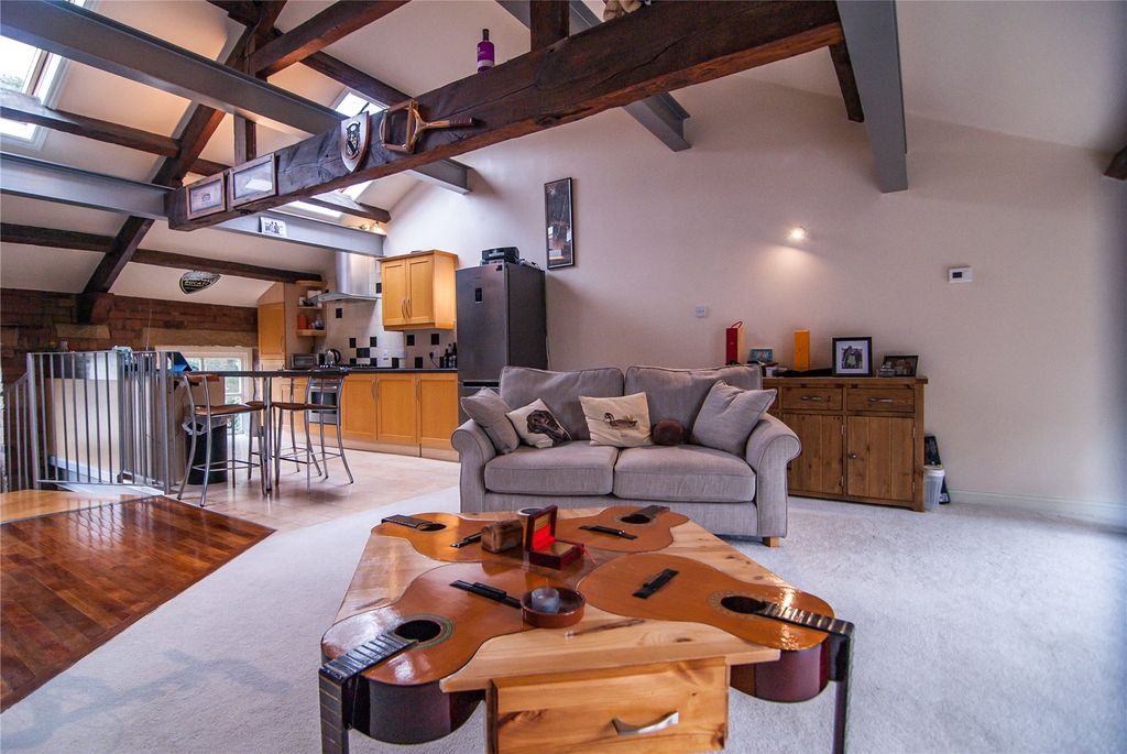 2 bed flat for salePark School Mews, Lime Street, Bingley, West Yorkshire BD16 photo 5