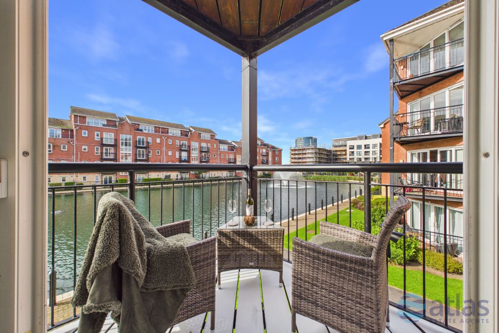 Property photo 3 of 19 Balcony