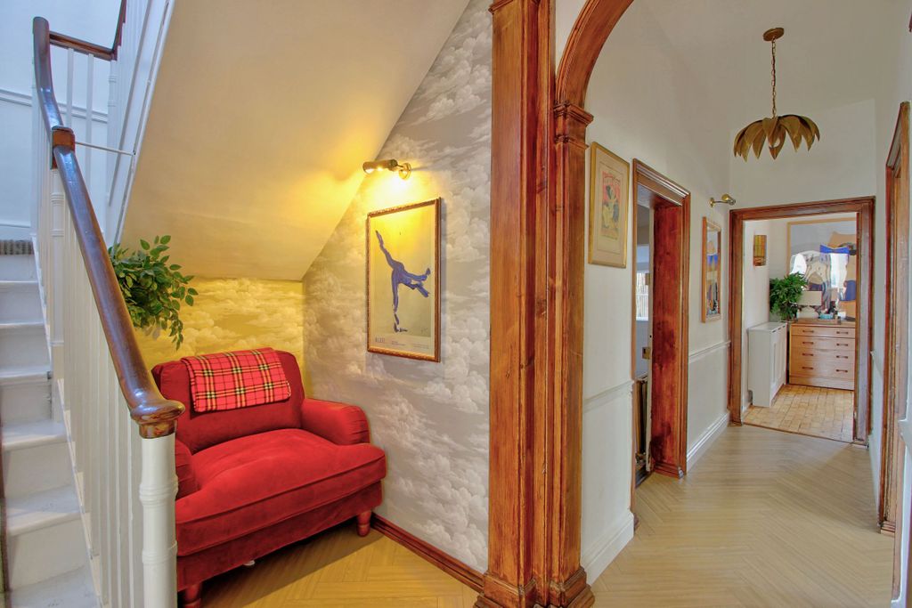 Property photo 3 of 26