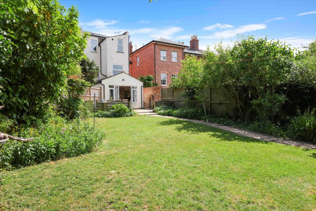 Property photo 2 of 18 Image