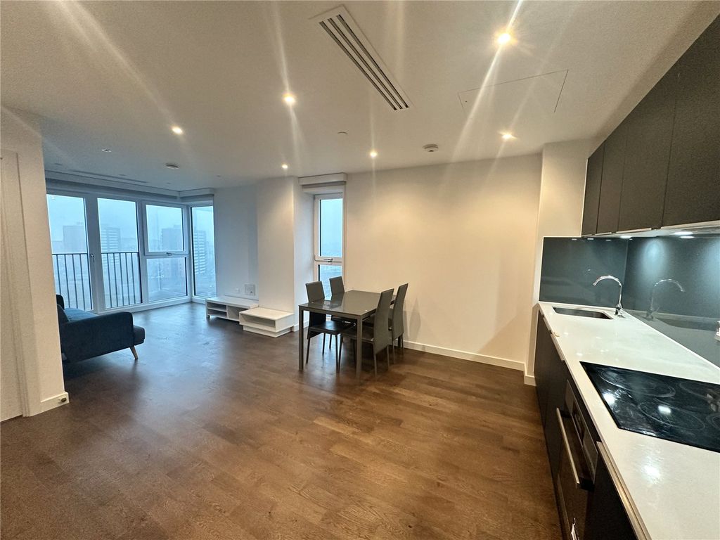 Property photo 2 of 11 Picture No. 15