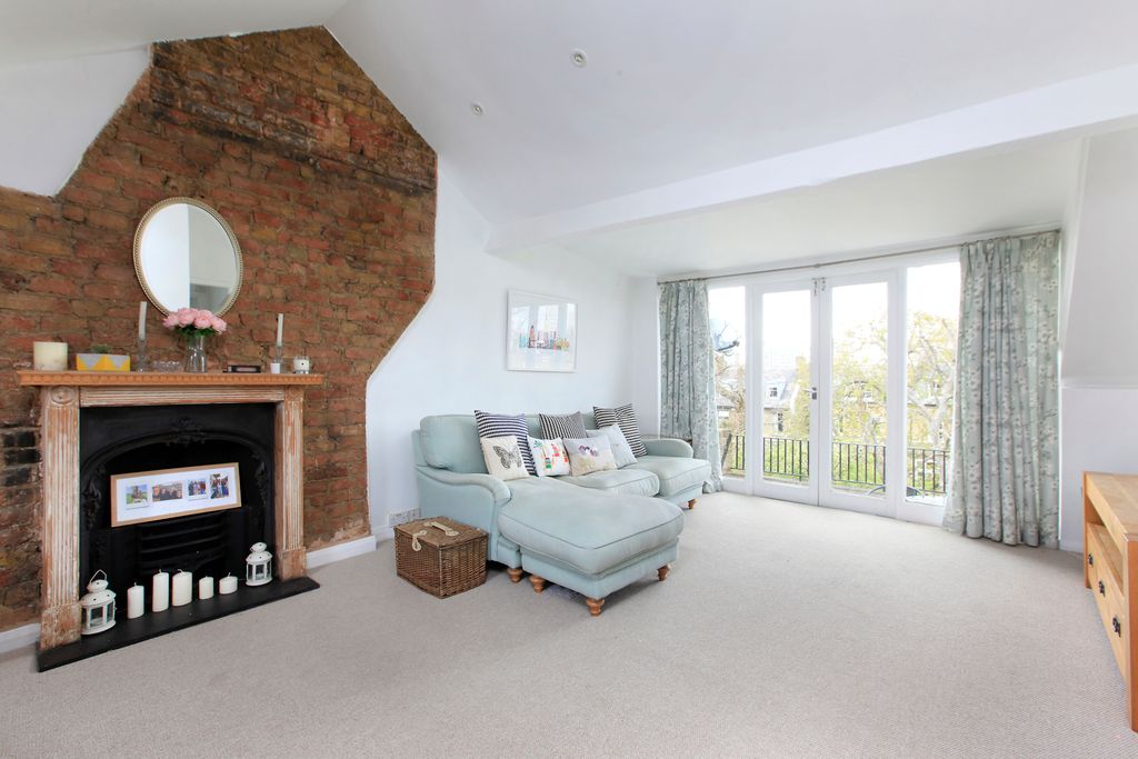 Property photo 3 of 11