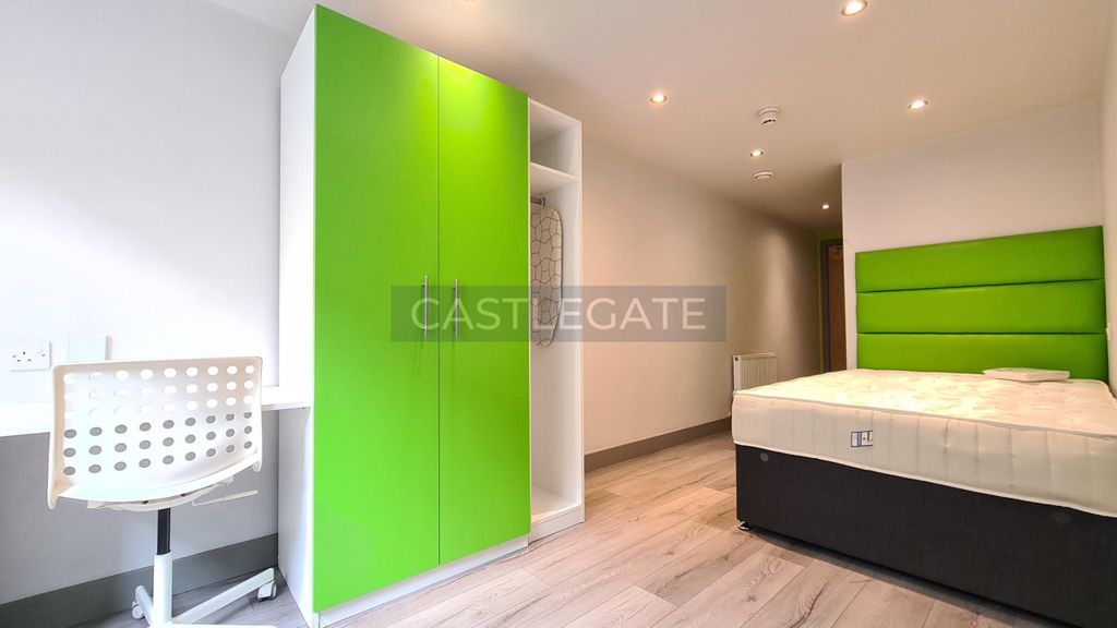 Property photo 3 of 13 Dw Flat 9 Room 1 (3)