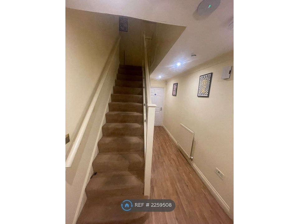 Property photo 3 of 4