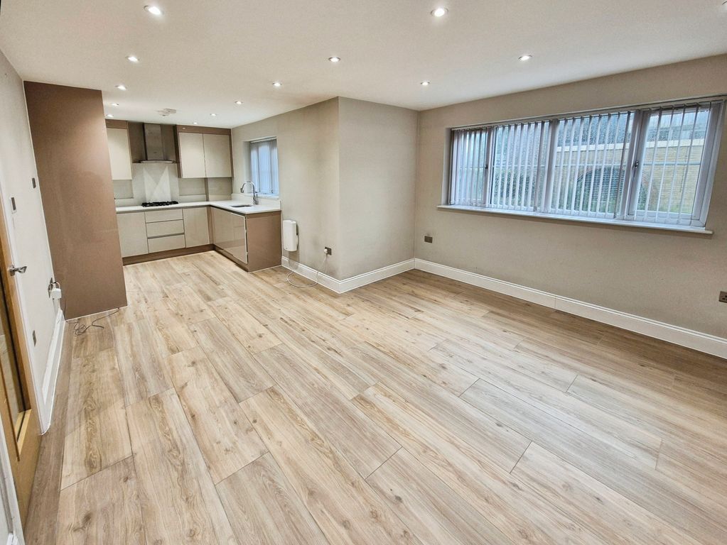 Property photo 2 of 9 Lounge/Dining Room