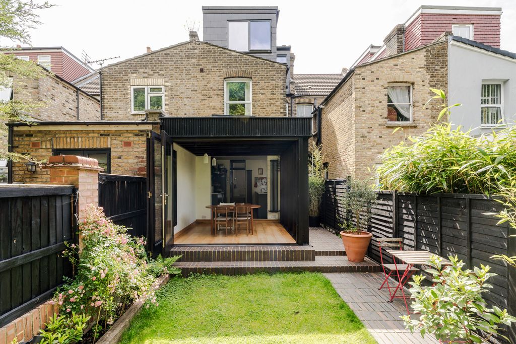 Property photo 3 of 27 290913 - 76 St Marys Road-17.Jpeg