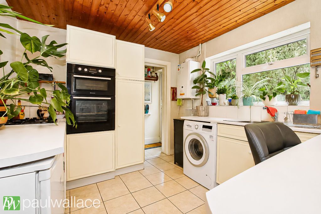 Property photo 3 of 13 Kitchen
