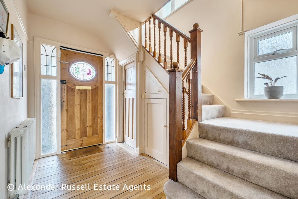 Property photo 2 of 23