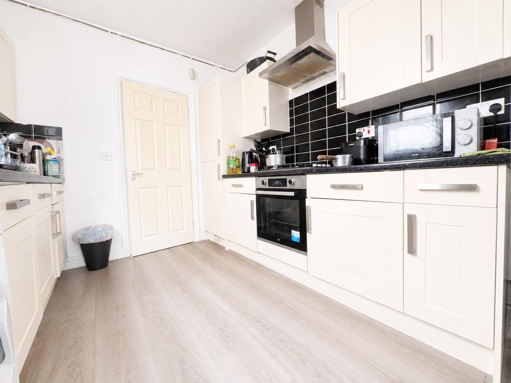 Property photo 3 of 11 Fcb2CD92-Fc99-4Df2-A37C-7204Fbf5929A.Png