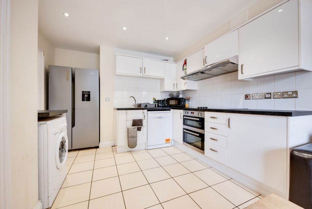 Property photo 1 of 25