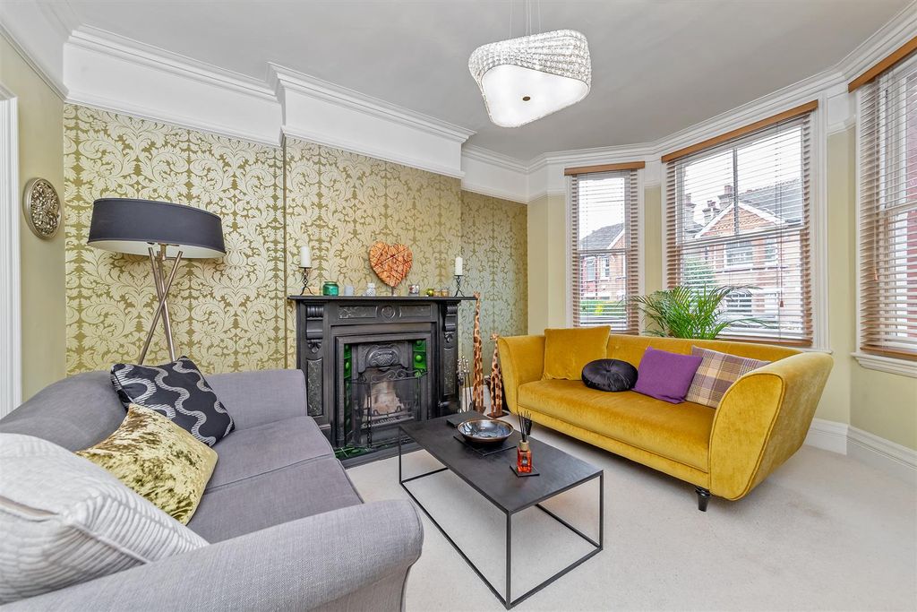Property photo 3 of 25 9Blandfordroad-21.Jpg