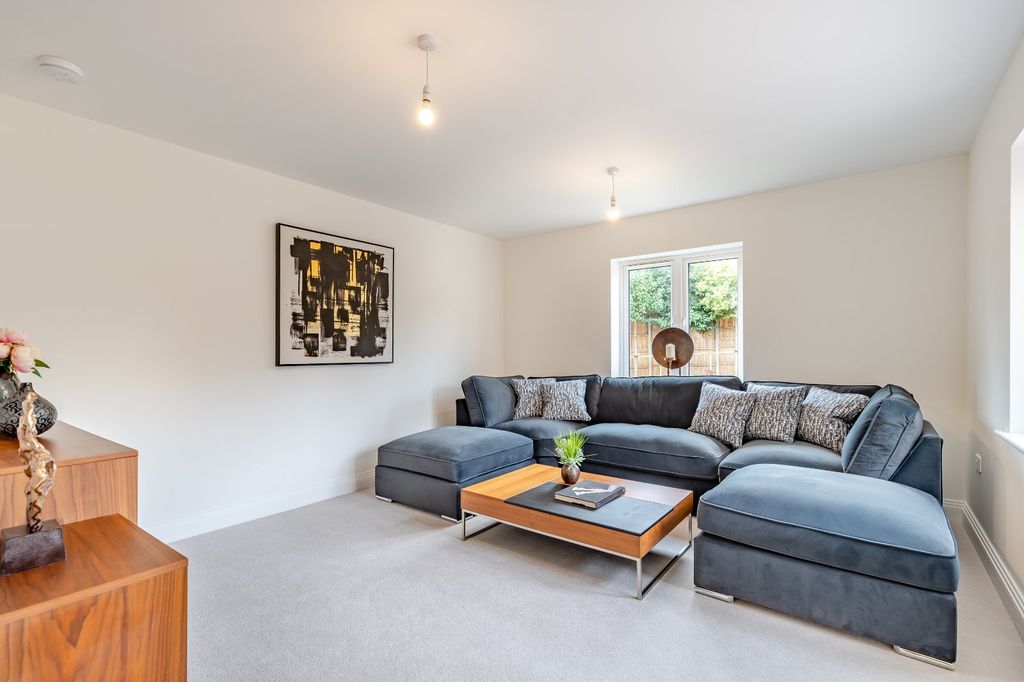 Property photo 2 of 12 Picture No. 45