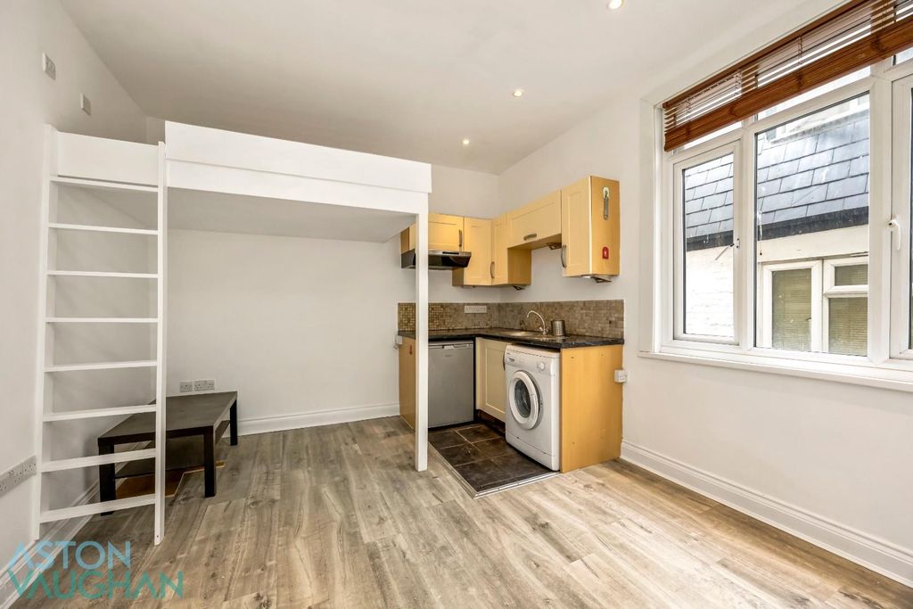 Property photo 2 of 9 Grafton Street, 2_001.Jpg