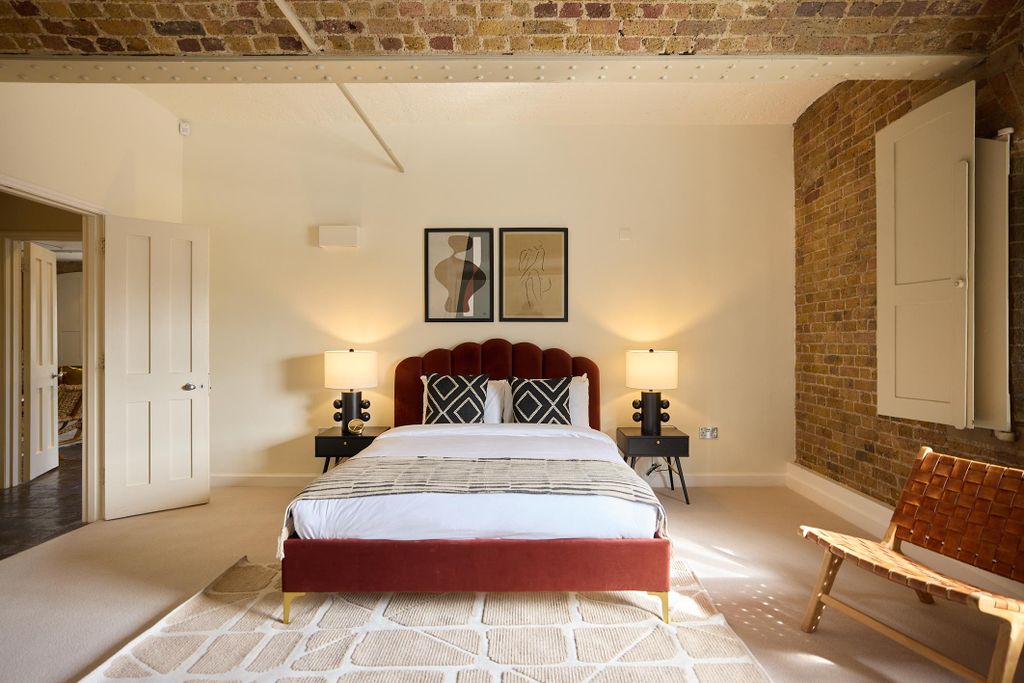 Property photo 3 of 34 Image