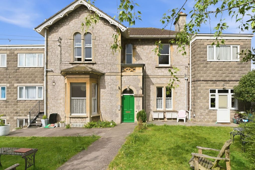 Property photo 1 of 21