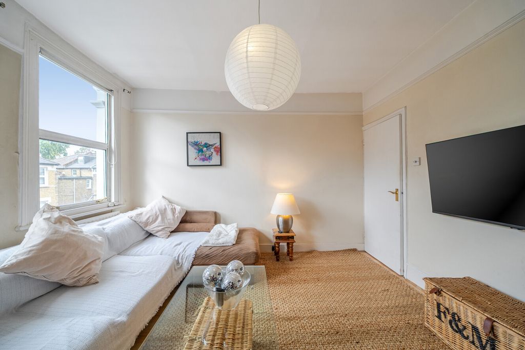 Property photo 2 of 15 1520813-7-6Aa7Fd8...