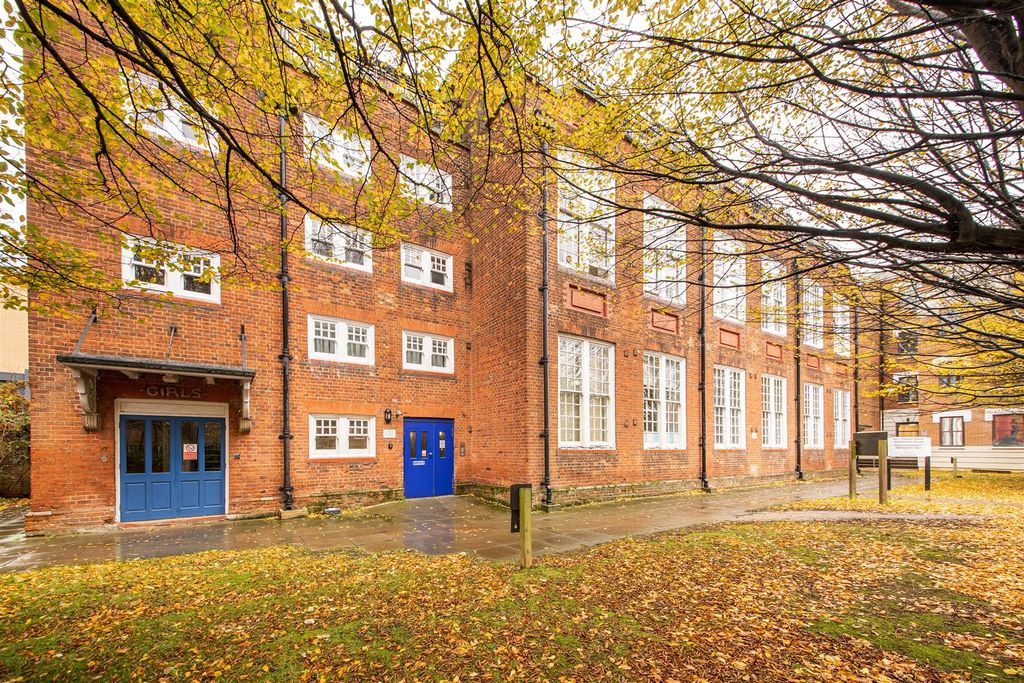 Property photo 2 of 12 Em1A9581-1.Jpg