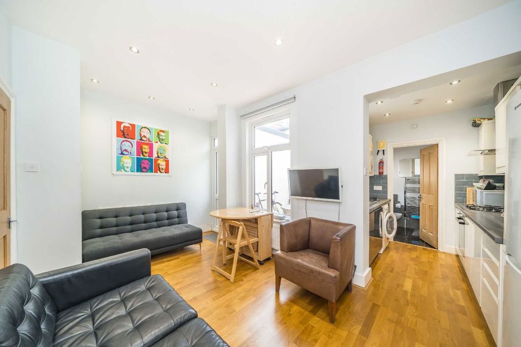 Property photo 2 of 7