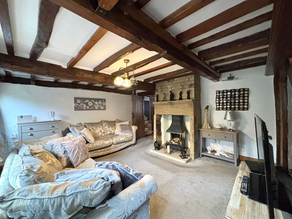 Property photo 2 of 34 Living Room 2