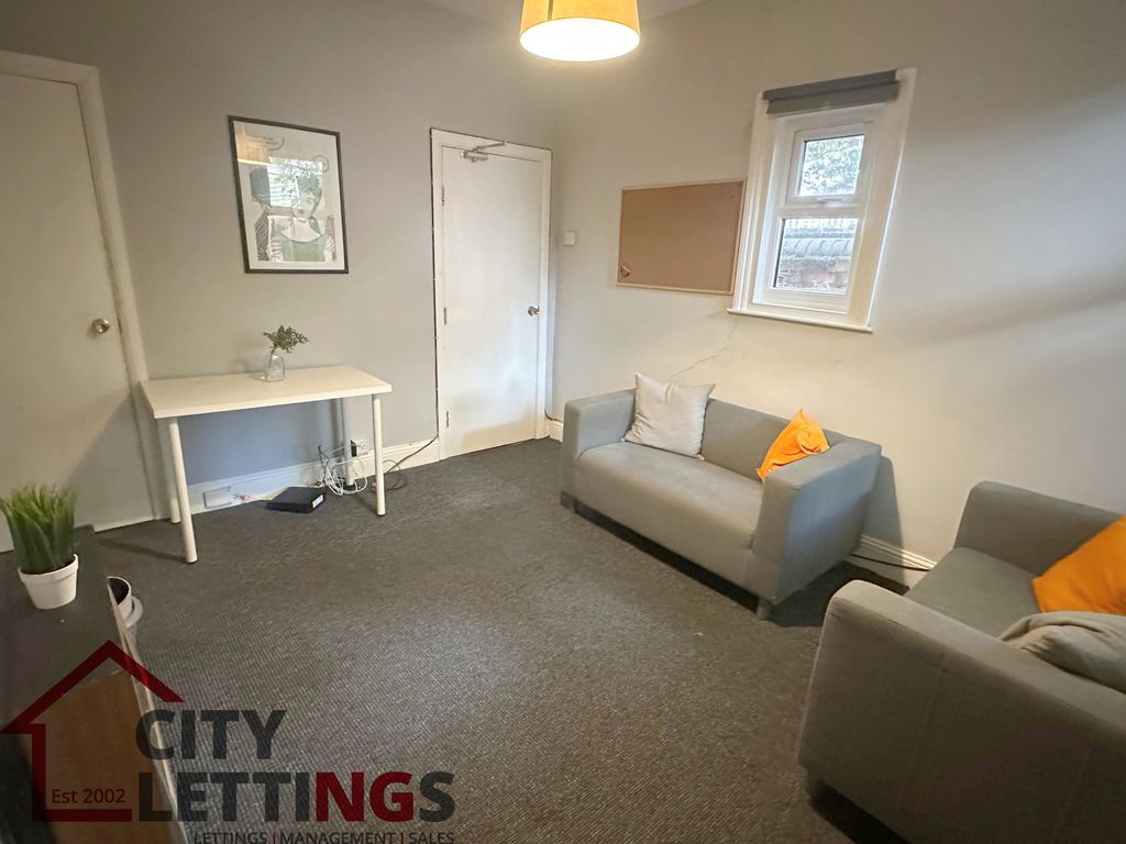 Property photo 1 of 28
