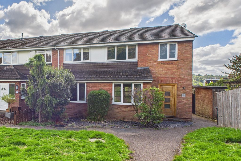 Property photo 1 of 28