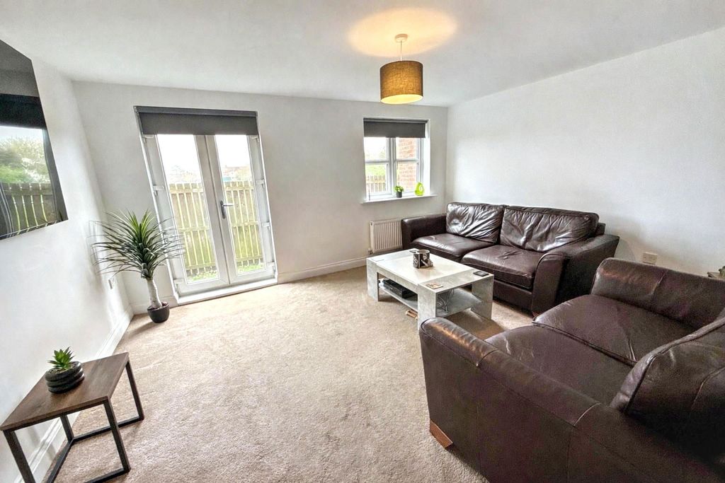 Property photo 2 of 8