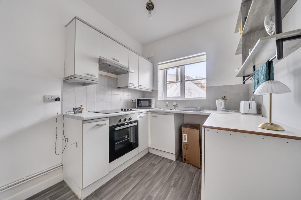 Property photo 3 of 19 Kitchen