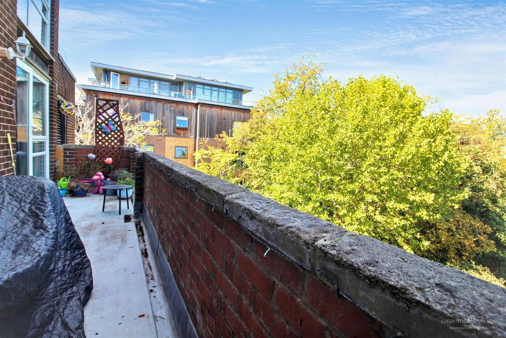 Property photo 3 of 17 Balcony