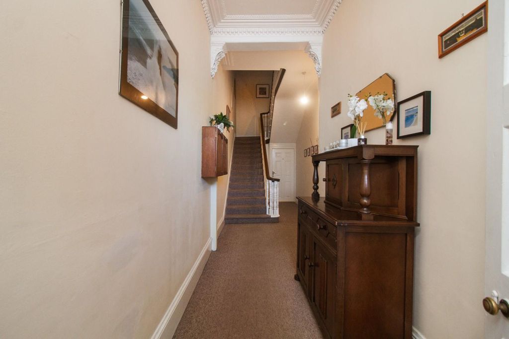 Property photo 2 of 12 Hallway