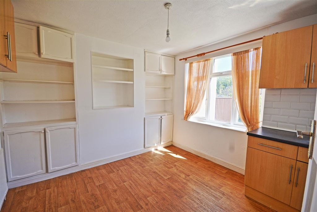 Property photo 3 of 8 4.Jpg