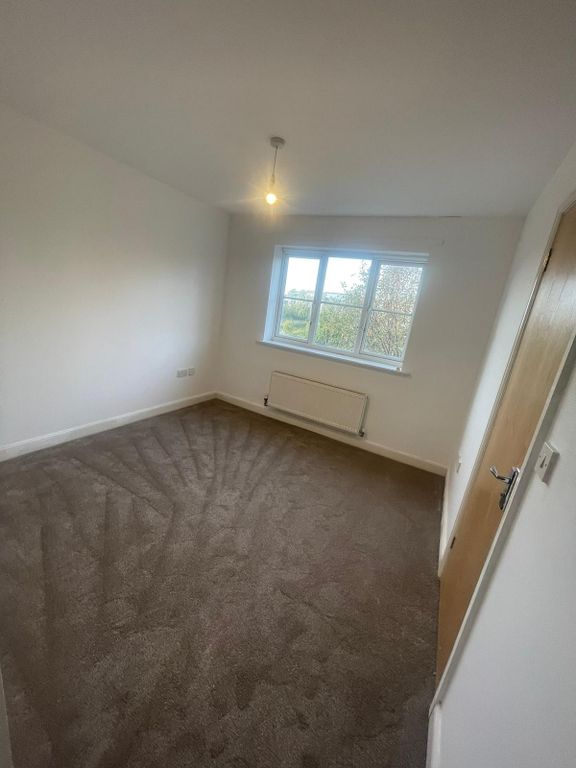 Property photo 3 of 10 6415.Jpg
