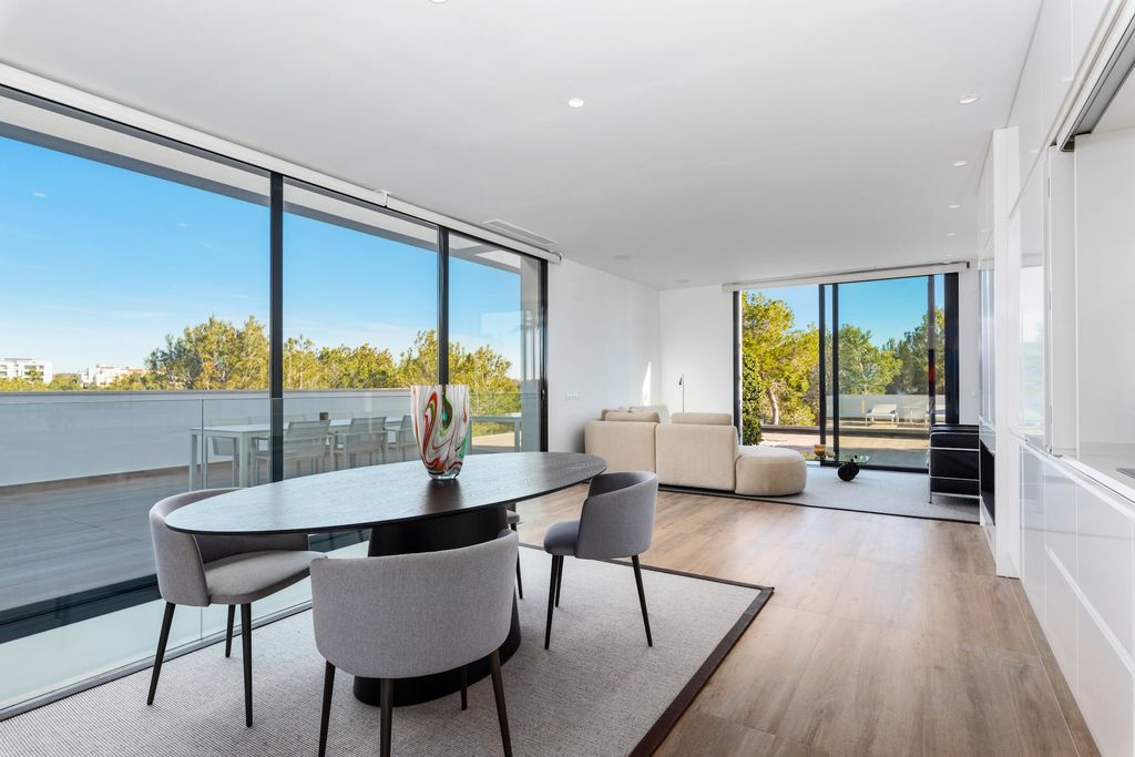 Property photo 2 of 48