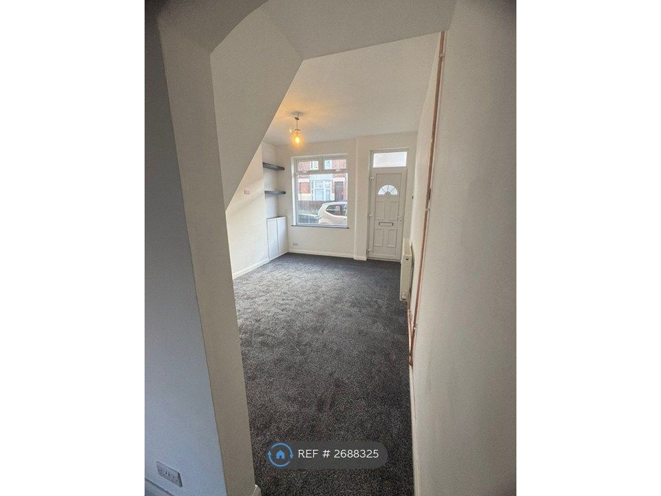 Property photo 2 of 10 Living Room