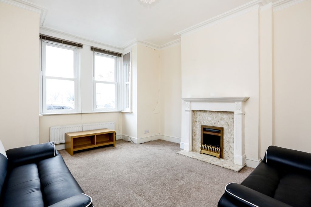 Property photo 2 of 11 20-Balvernie-Grov...