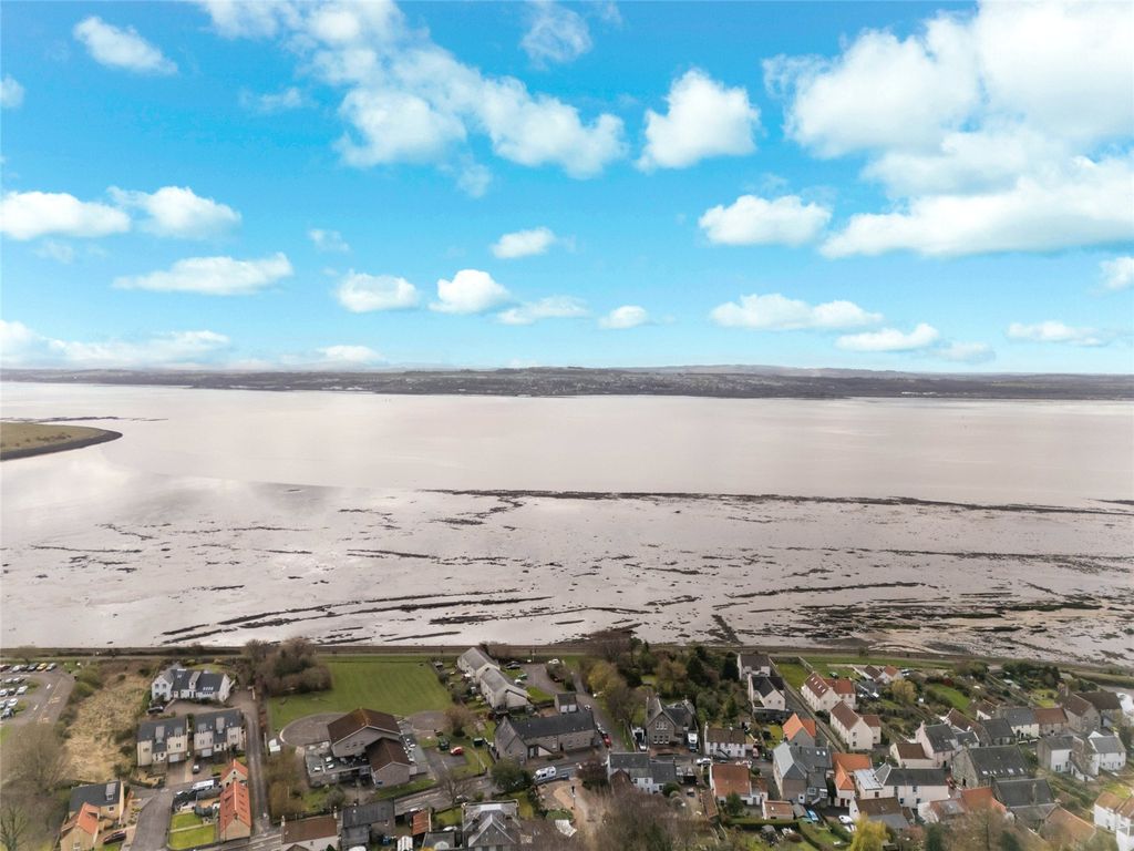 Property photo 3 of 23 Picture No. 27