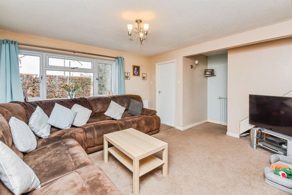 Property photo 2 of 19