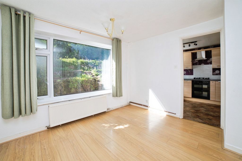 Property photo 2 of 25