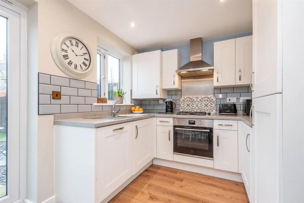 Property photo 3 of 19 Kitchen/Diner